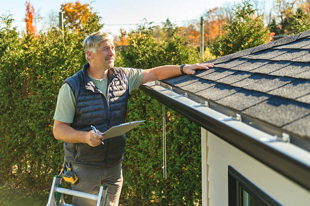Professional Emergency Roof Repair technician working in Vonore, TN